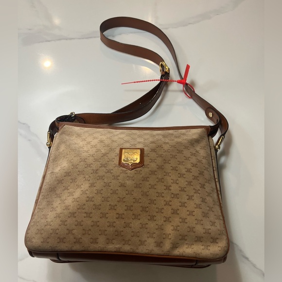 RARE Authentic vintage Celine Triomphe crossbody in suede and leather. EUC. - Picture 2 of 16